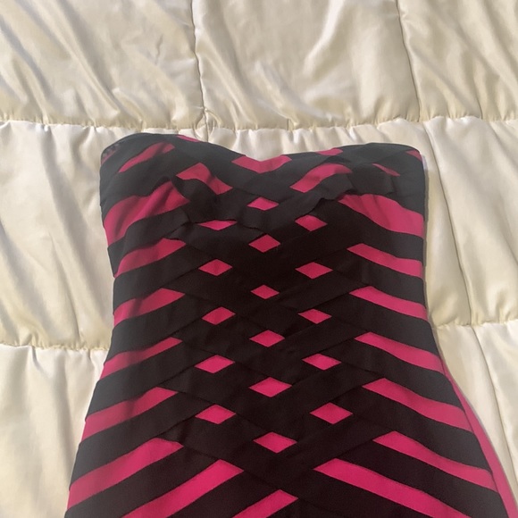 Burgundy and black halter dress - Picture 2 of 3